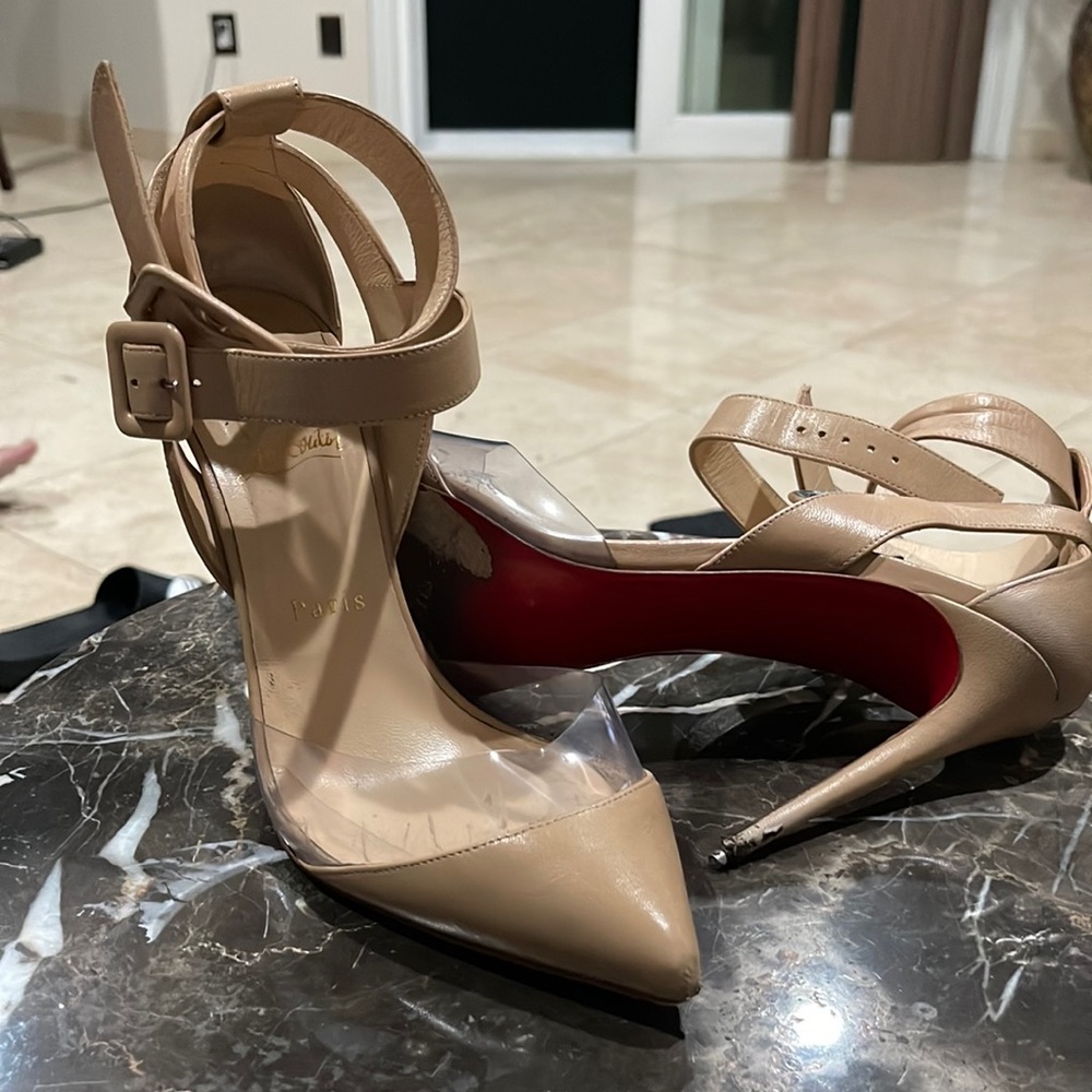 Christian louboutin heels size 39.5